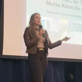 Médica Veterinária Larissa C. Lisboa